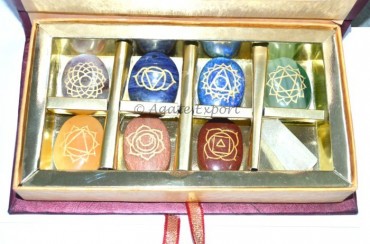 Chakra Engraved Oval Set With Gift Box