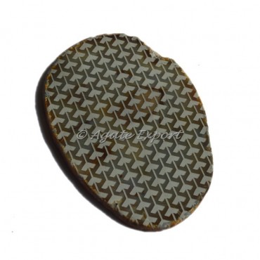 Engraved Flower Design On Agate Slice