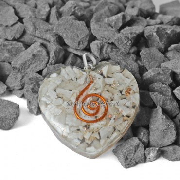Scholosite Orgonite Heart Pendant with Crystal Point